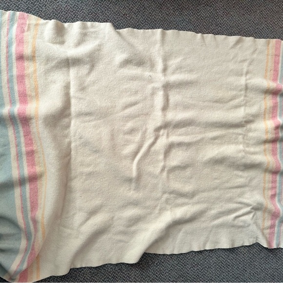 1940s HORN BROS. Vintage Wool Blanket 61”x 44” - Picture 6 of 6